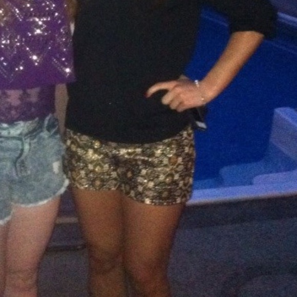 Printed high Waisted shorts with glitter thread - Picture 3 of 4